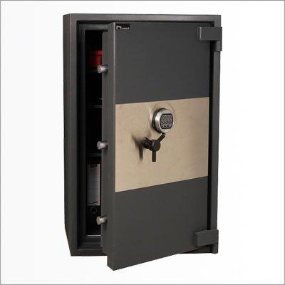 Огневзломостойкий сейф Defender Pro 435 EL+KL